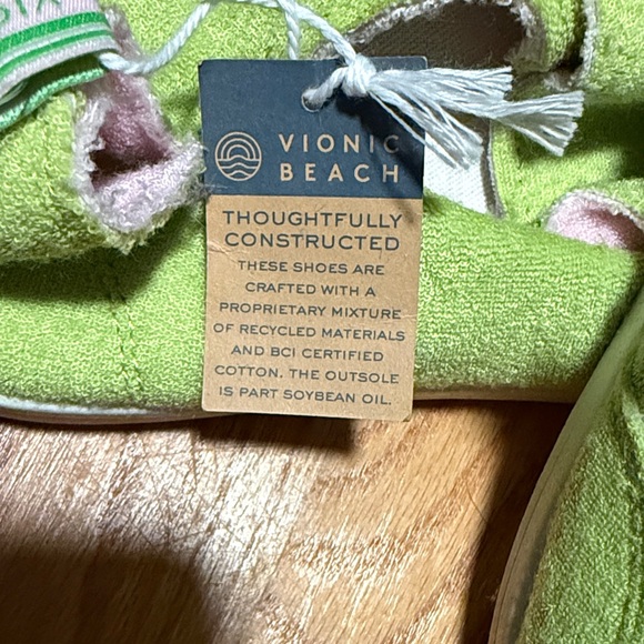New! Vionic Beach slip-ons - Picture 2 of 6